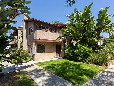 1736 Hornblend St #03