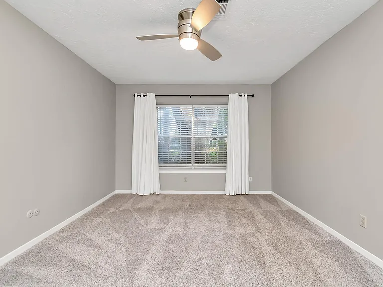 12526 Hazelwood Ln — Photo 21