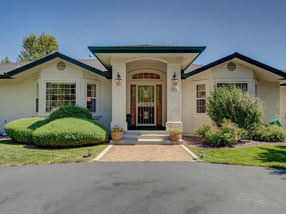 1st image of 395 Hill Ln