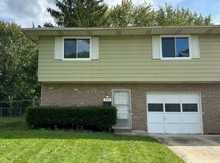 4427 Maplepark Rd, Stow, OH 44224