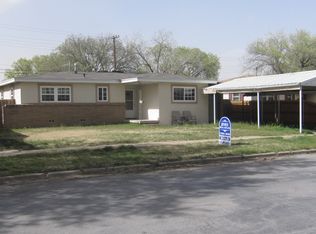 2010 Colgate Dr, Perryton, TX 79070