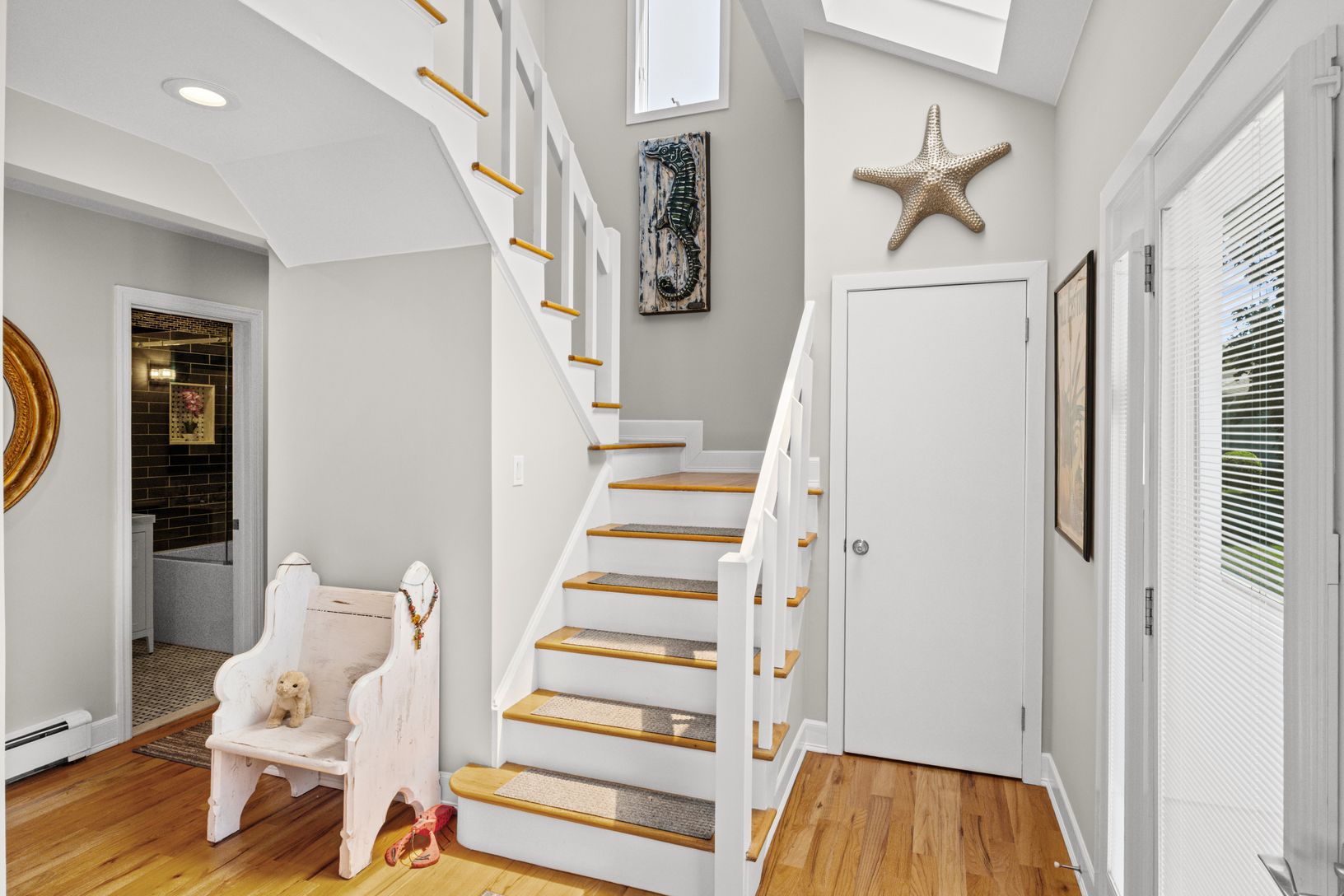  Stairs to 2nd floor