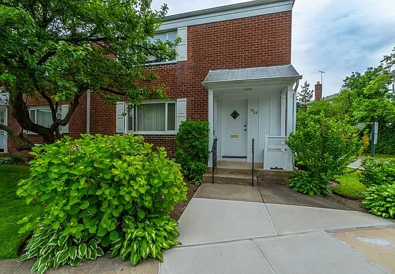 2nd image of 12-02 Bell Blvd #1