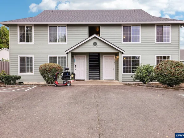 1149 D St, Independence, OR 97351