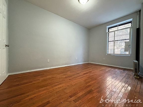 4th image of 515 W 171st St #1AB