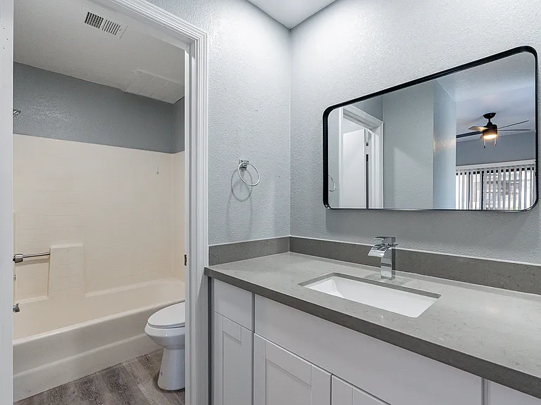 2035 S Elm St #109 — Photo 21