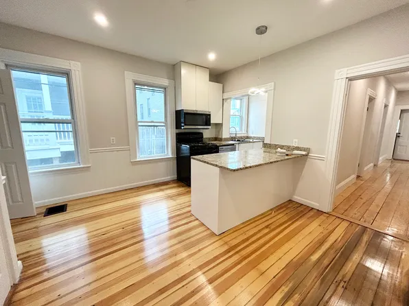 (undisclosed Address), Dorchester, MA 02125