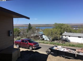 1150 River View Ln, Umatilla, OR