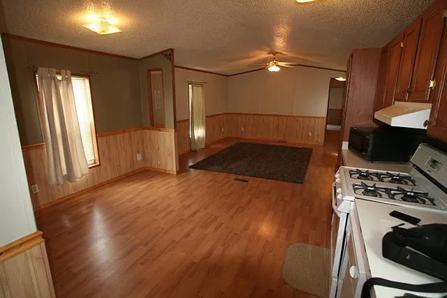 3 Bed 2 Bath Modular Home in Babcock Vista! — Photo 3