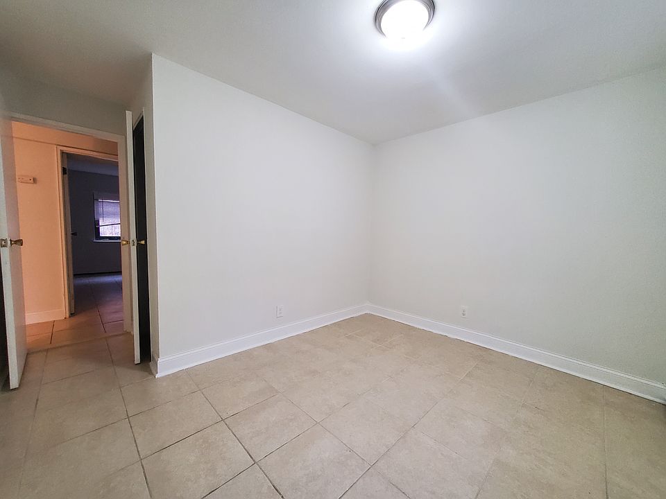2nd image of 3 Catherine Ct #12E
