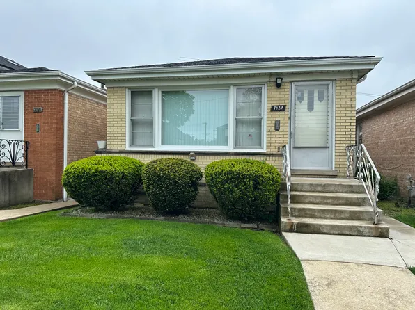 7129 W Arthur Ave, Chicago, IL 60631