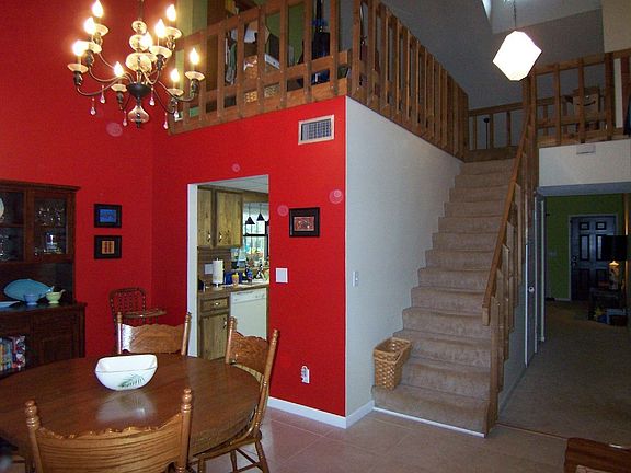 3rd image of 474 Valerie Dr