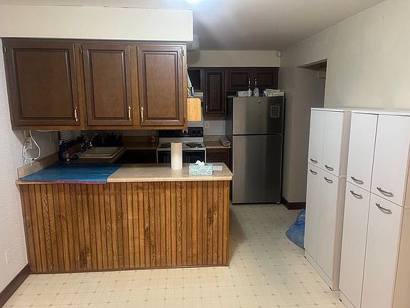 4th image of 1507 W Daytona Dr