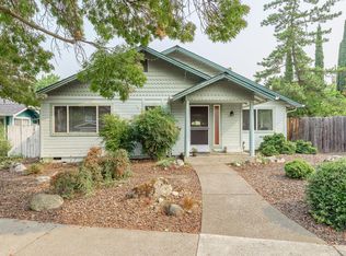 560 Oak St, Ashland, OR