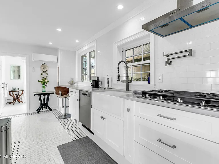 157 Portland Rd — Photo 8