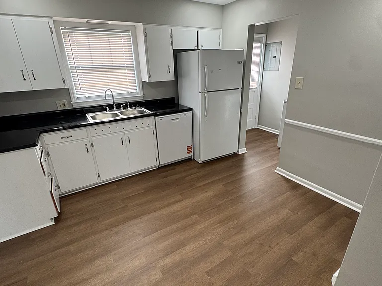 1724 Silver Ln — Photo 25
