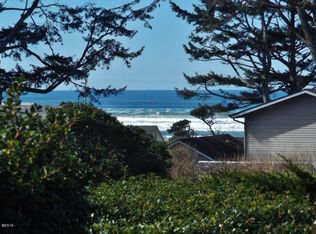 5431 SW Field Ave, Waldport, OR 97394