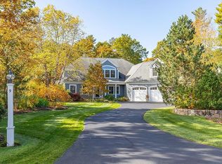 9 Pine Ridge Dr, Mattapoisett, MA 02739