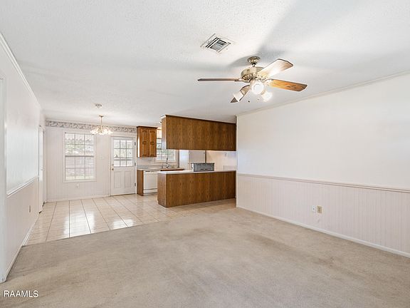 3rd image of 105 Bramber Dr