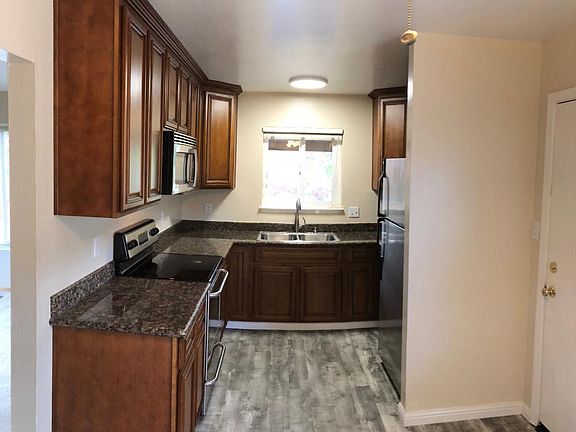 2nd image of 10261 Alpine Dr APT 2