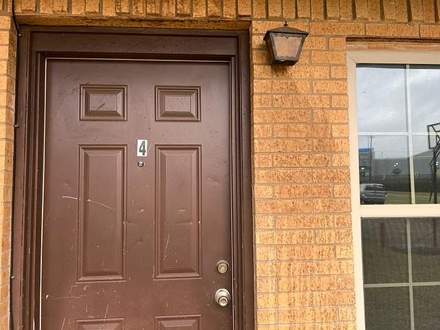 1st image of 3527 Elmira Dr #4