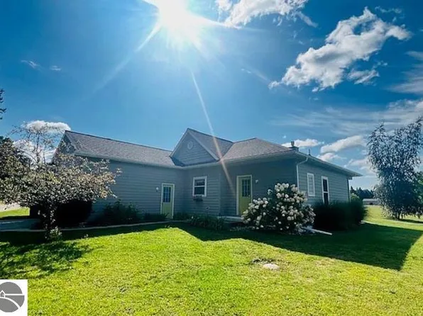 5403 Haydens Way, Bellaire, MI 49615