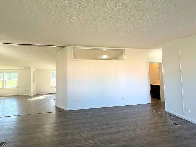 506 1st Ave W #4 — Photo 4