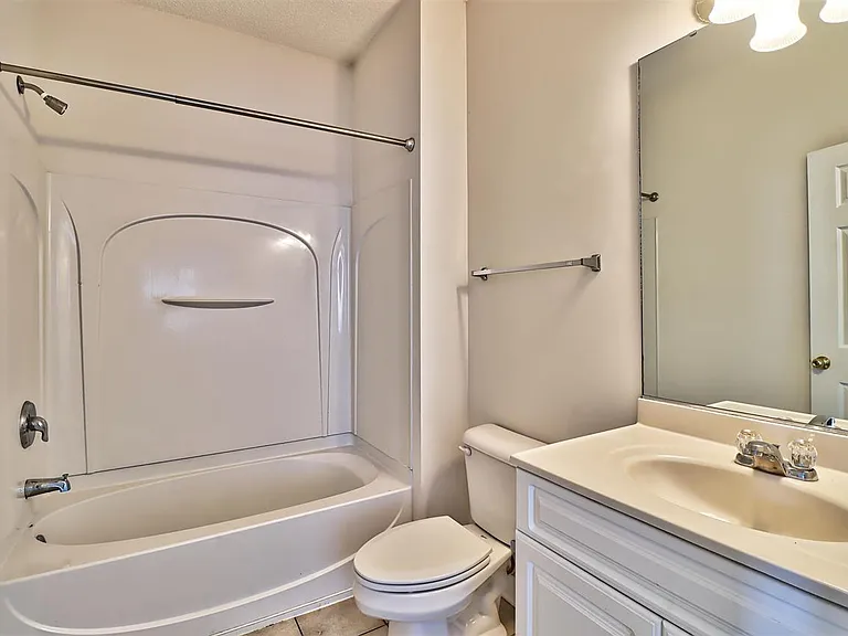 604 Heathrow Dr #1102 — Photo 7