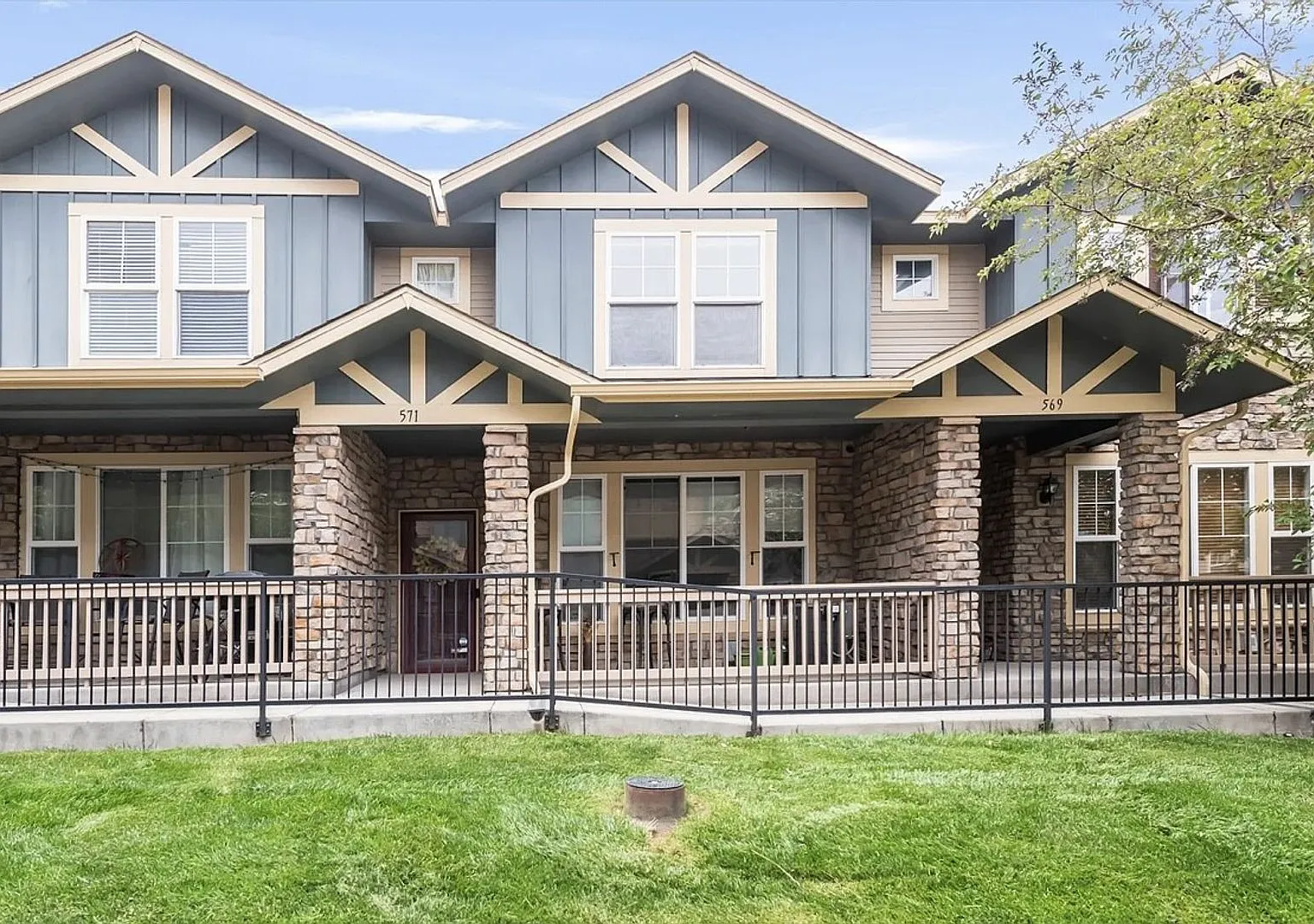 Contemporary and modern living at its finest! — Photo 1