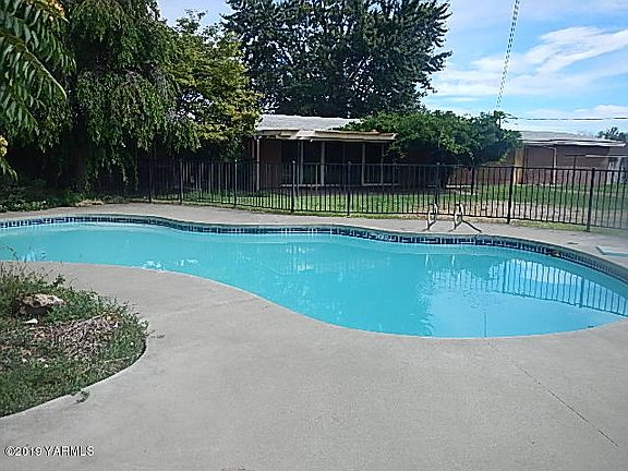 3rd image of 180 Kamiakin Ave #1
