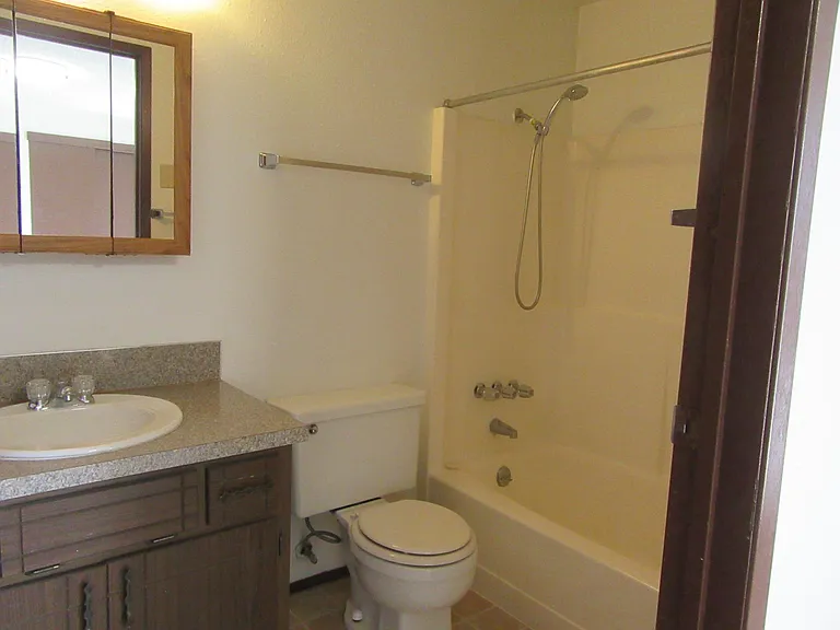 1019 22nd St #17 — Photo 8