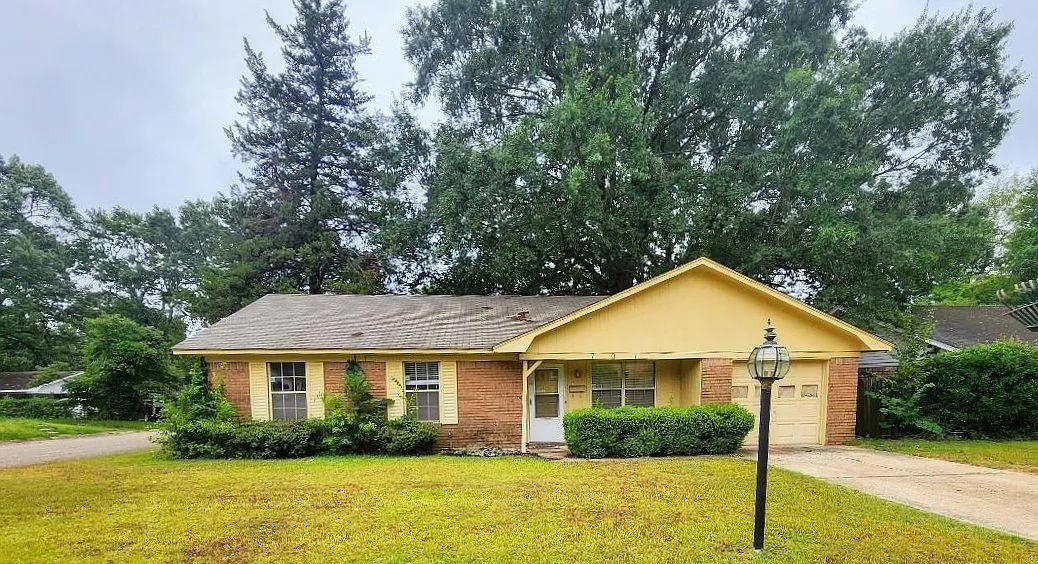 3 bed, 1337 sqft, $1,400 — Photo 2
