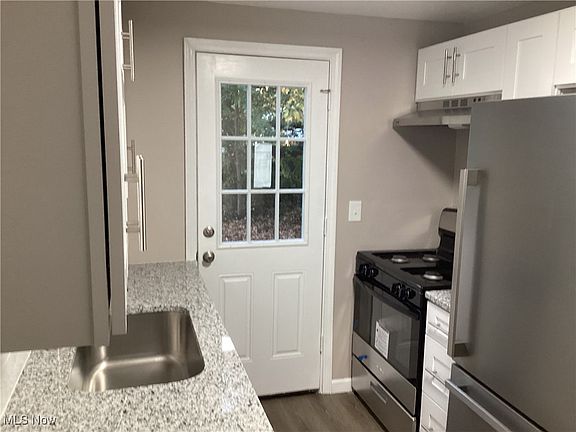 5th image of 1462 E 250th St