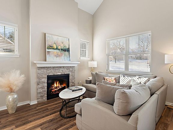 5th image of 2651 New Century Blvd S
