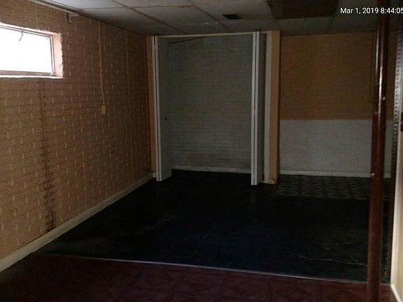 5th image of 928 Howard St