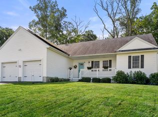 42 Highfield Dr, Southbridge, MA 01550