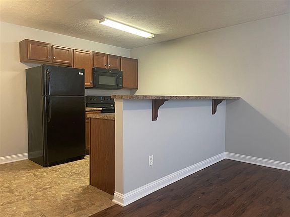 2nd image of 415/429 Upper Stone Ave
