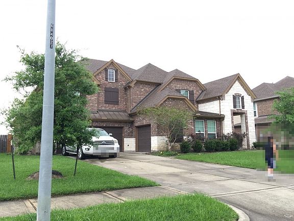 3rd image of 5815 Green Meadows Ln