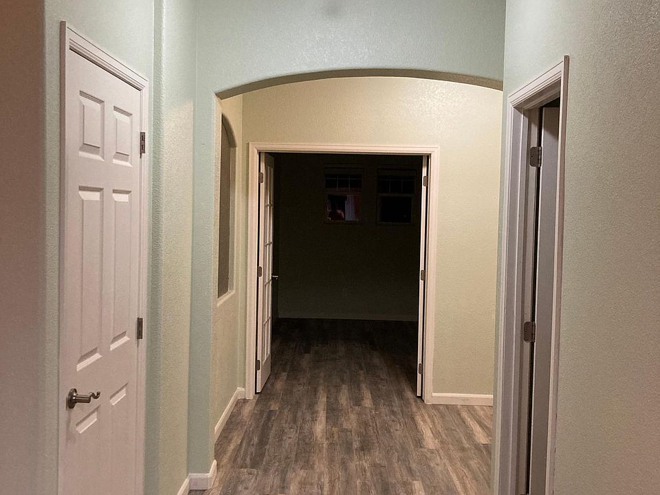 Entrance hall way