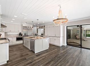 121 Hillcrest Dr, Sewalls Pt, FL 34996