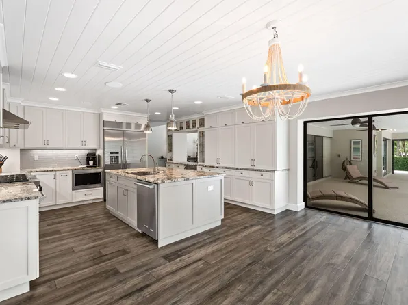 121 Hillcrest Drive, Sewalls Point, FL 34996