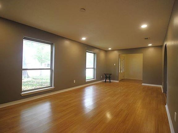 5th image of 1030 Rue Corton