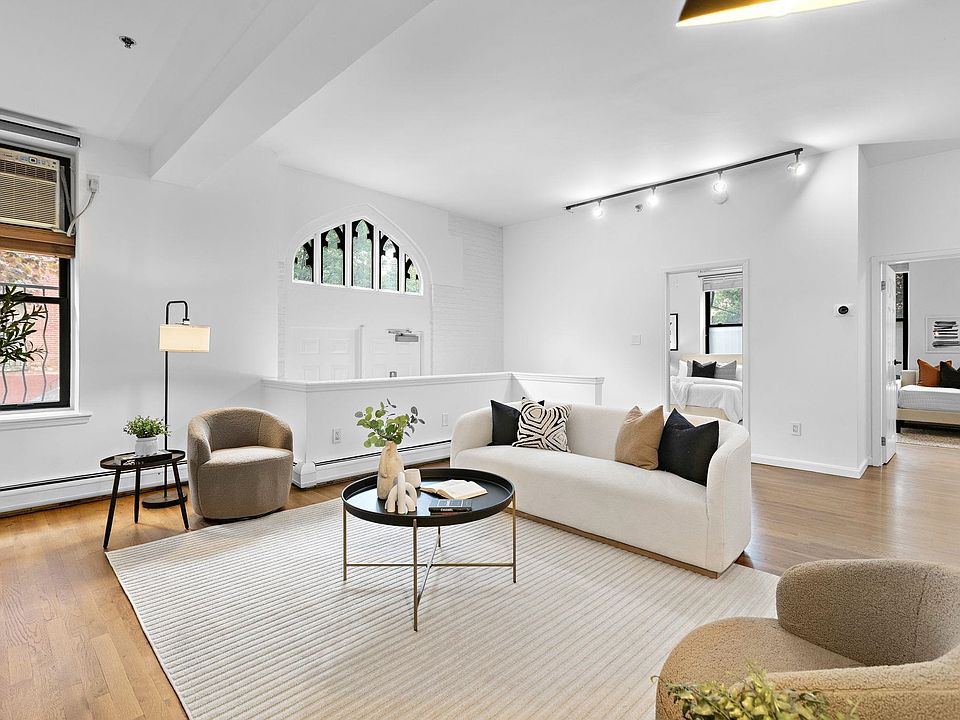 1st image of 501 Adams St APT 1B