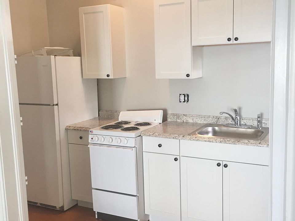 1st image of 440 Glen St #1A