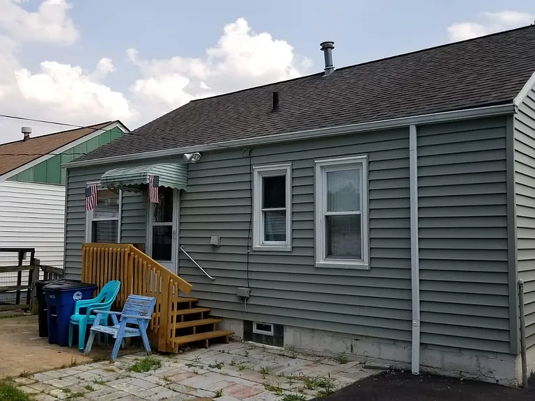 12504 Sprecher Ave — Photo 9