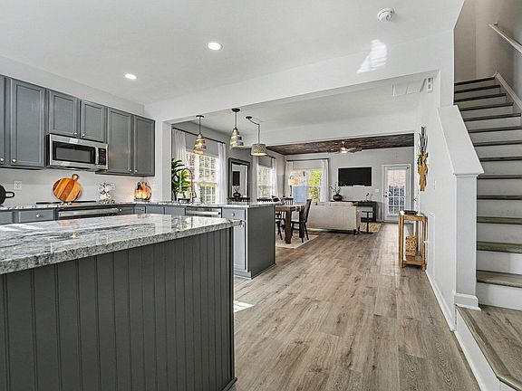 5th image of 110 Anterbury Dr