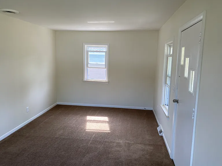 1816 Howard St — Photo 18