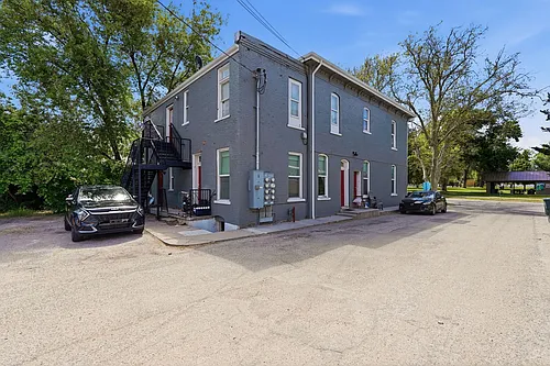 650 24th St Photo 1