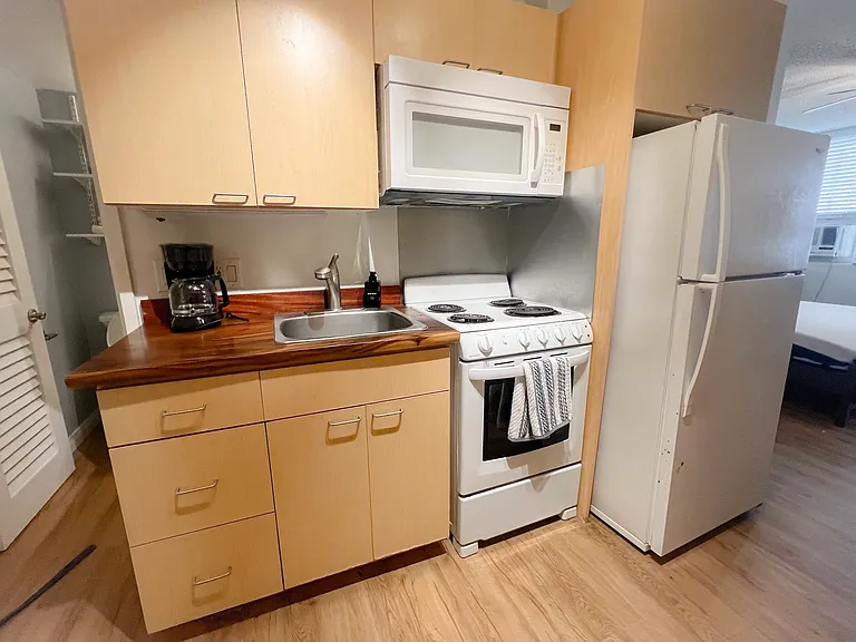 2442 Tusitala St #311 — Photo 2