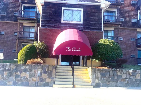 1190 Charles St APT 38, North Providence, RI 02904